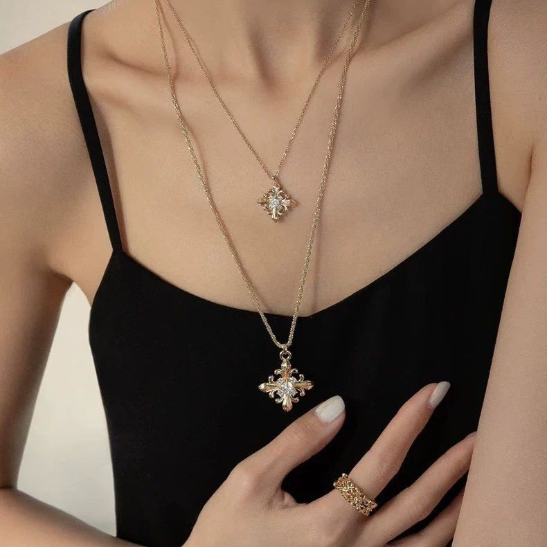 Vòng cổ hoa iris sang trọng nhẹ nhàng cao cấp