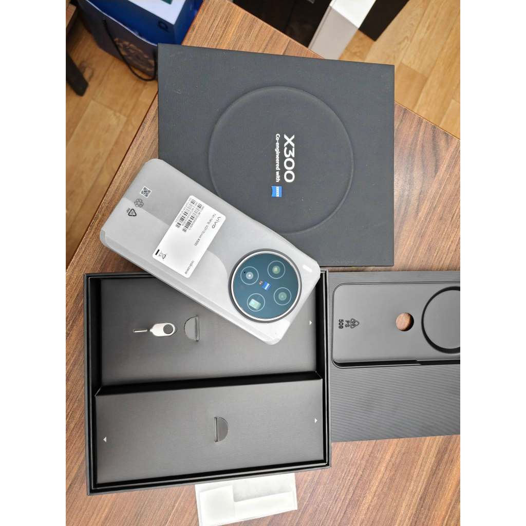 Vivo X300 5G ram 12/256GB Thiết kế vươn tầm - Pin cực khủng - Chip Dimensity 9500 - Bh 6 tháng | BigBuy360 - bigbuy360.vn