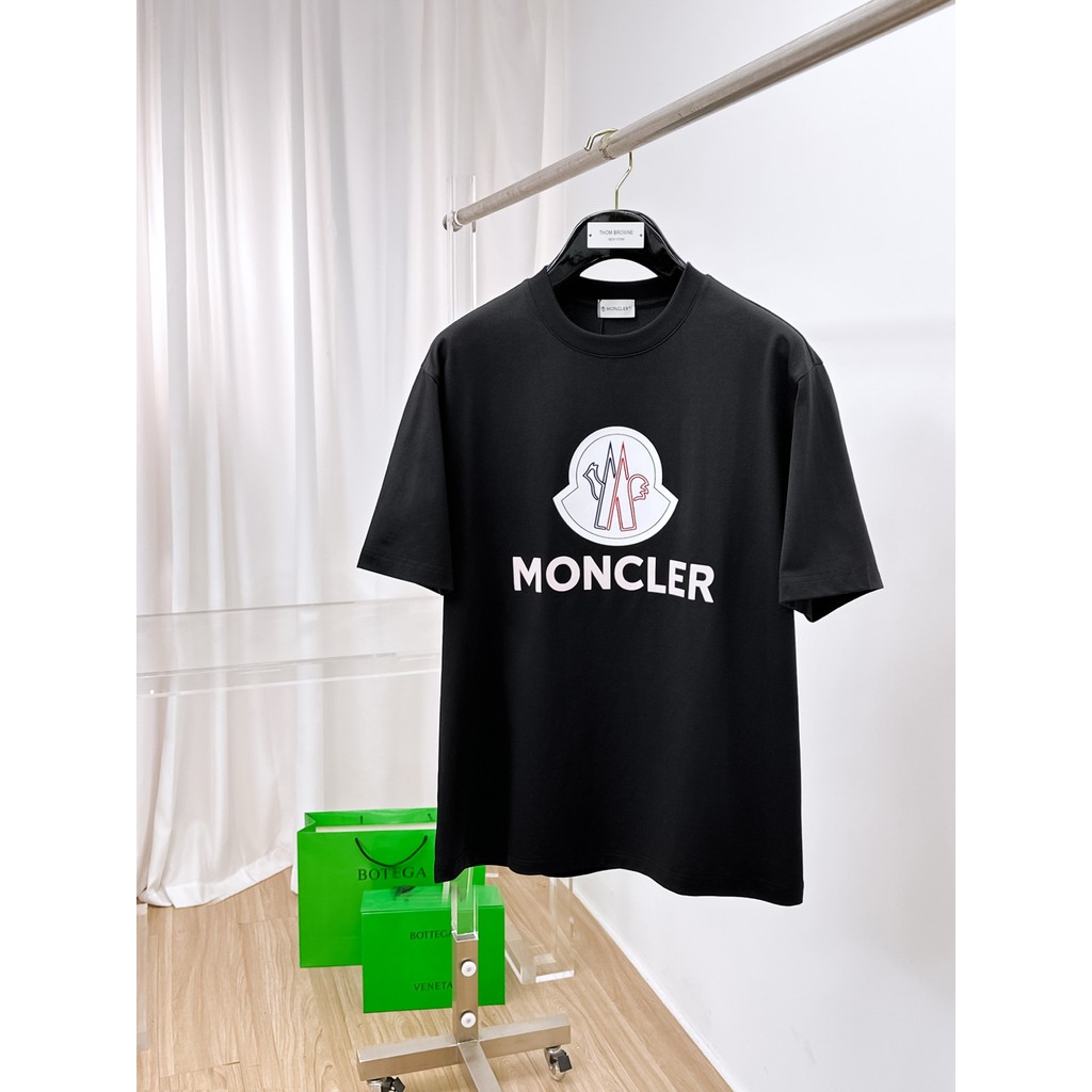 Jacket Moncler 6XL cổ tròn, tay ngắn, mỏng nhẹ - Phong cách nam giới, thời thượng và sáng tạo, phù h
