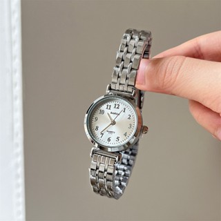 Đồng hồ đeo tay kỳ thi kỹ thuật số đơn giản phong cách Hàn Quốc Đồng hồ đeo tay thời trang học sinh trung học cơ sở Dây thép nữ Đồng hồ nữ Đồng hồ thạch anh 3.10 B