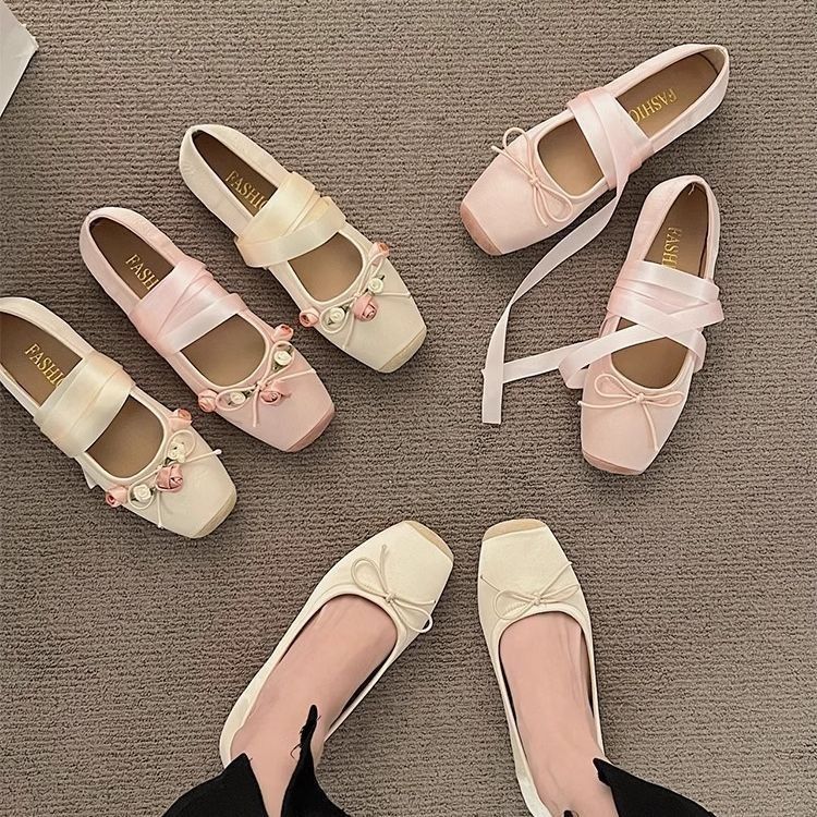 MKWQ Retro Giày Đế Bằng Nữ Mùa Xuân 2025 Phong Cách Mới Nơ Ngọt Ngào Miệng Nông Mũi Vuông Giày Chéo Nữ / Hạt 3.23