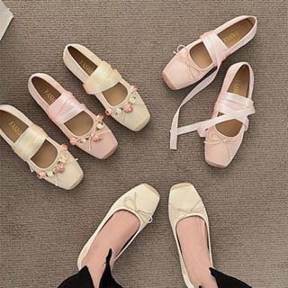 MKWQ Retro Giày Đế Bằng Nữ Mùa Xuân 2025 Phong Cách Mới Nơ Ngọt Ngào Miệng Nông Mũi Vuông Giày Chéo Nữ / Hạt 3.23