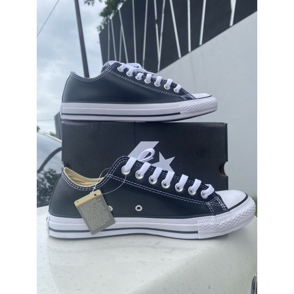 Da Converse màu đen cắt thấp