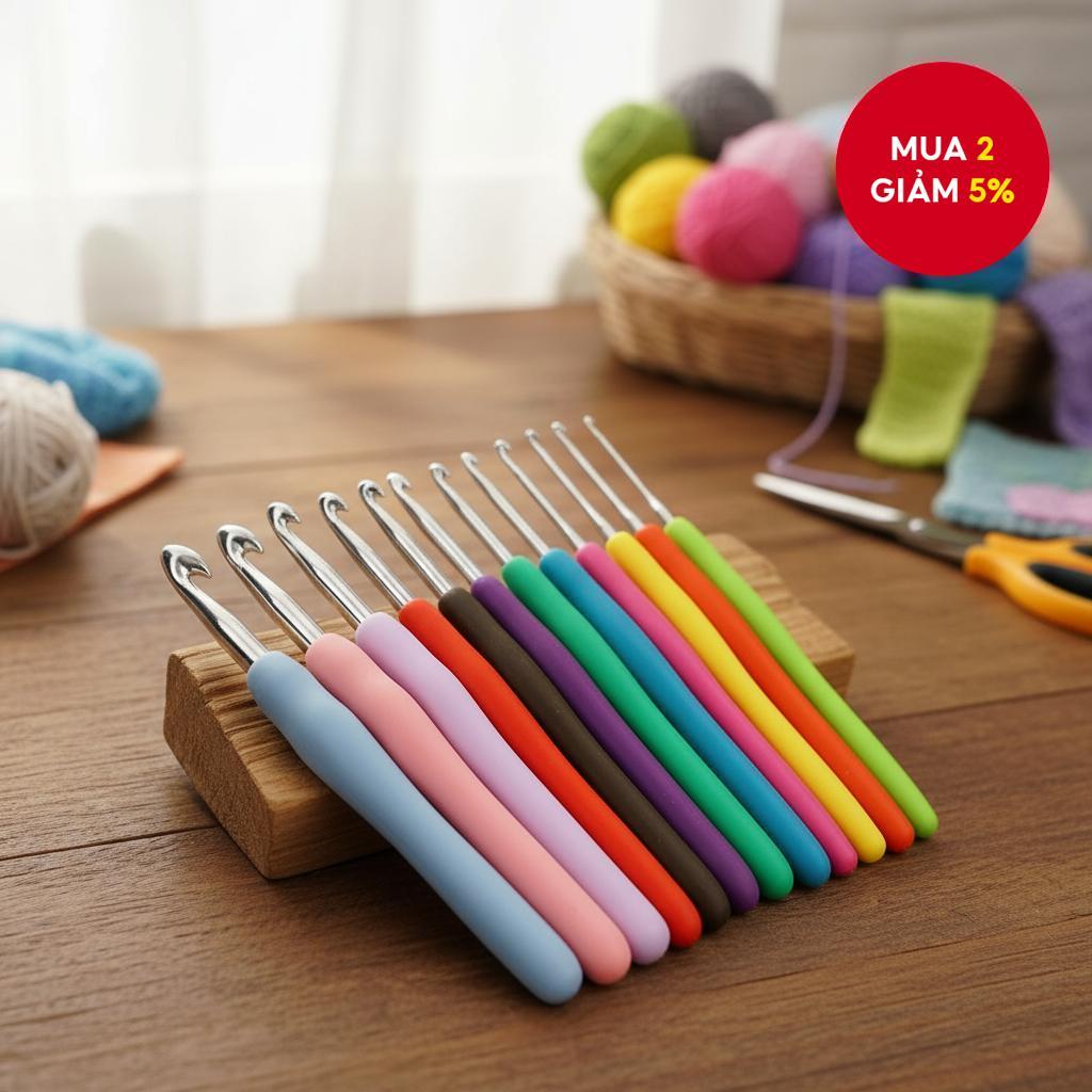 Bộ kim đan móc nhôm cán nhựa mềm nhiều màu, kích thước 2-6mm, gồm 9 chiếc cho đan len, thêu.