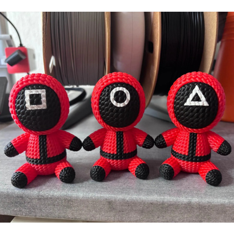 Cute Guardian Squid Game Display Table Decoration 7x6x10cm