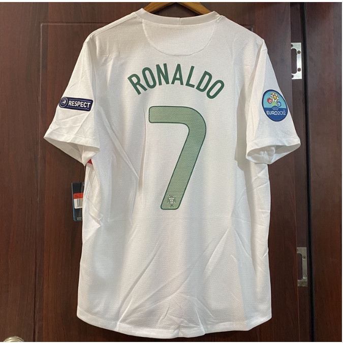 Áo bóng đá retro Bồ Đào Nha Euro 2012, phiên bản away in hình CR7 số 7 cao cấp
