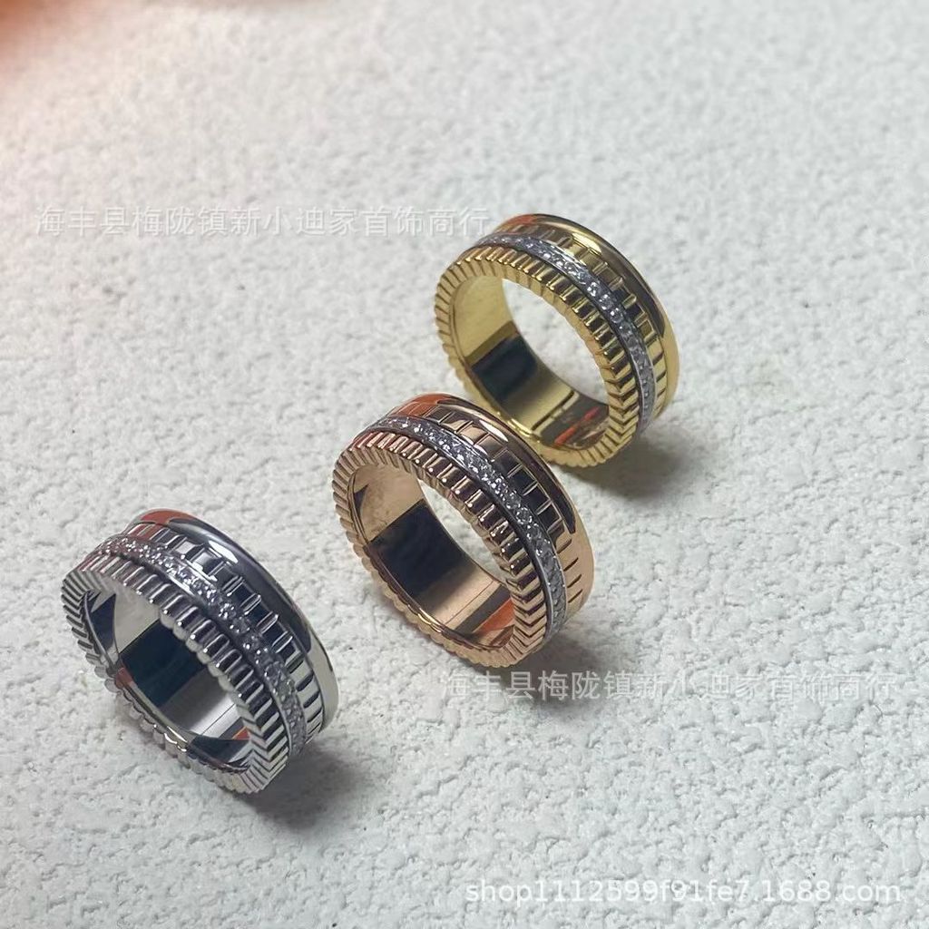 V Gold Full Diamond Color Separation Ring for Men and Women Wide Couple Rings Fortune Ring