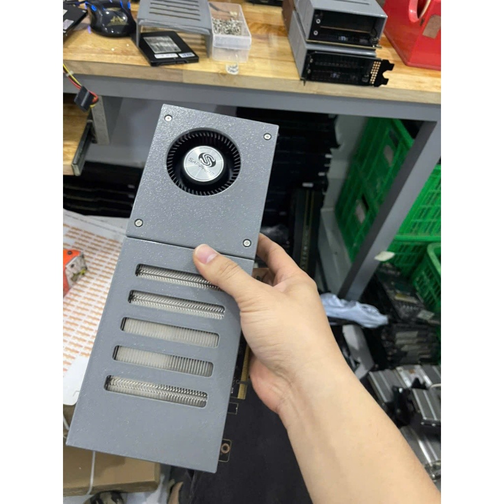 BÁN AMD RADEON VII PRO (Mi50) 16G RAM – BẢN CUSTOM Hàng CŨ