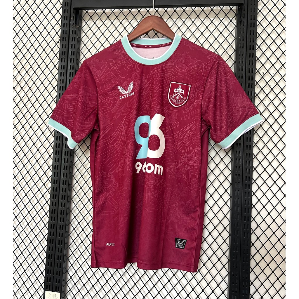 Jersey Nhà Burnley Màu Đỏ Tùy Chỉnh - In Tên và Số, Size S đến 4XL, Chất Lượng Cao cho Bóng Đá