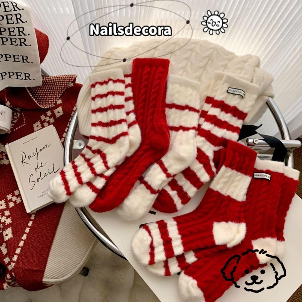 Tất ngủ giữ nhiệt NAILS, tất nhung chồn sang trọng và tất sọc đỏ chất liệu nhung san hô dành cho nữ.