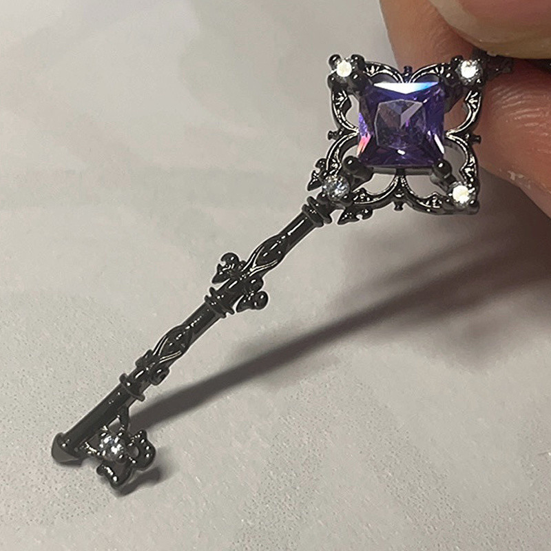 Herta Cosplay - Vòng cổ nhân vật game với dây chuyền xương đòn độc đáo