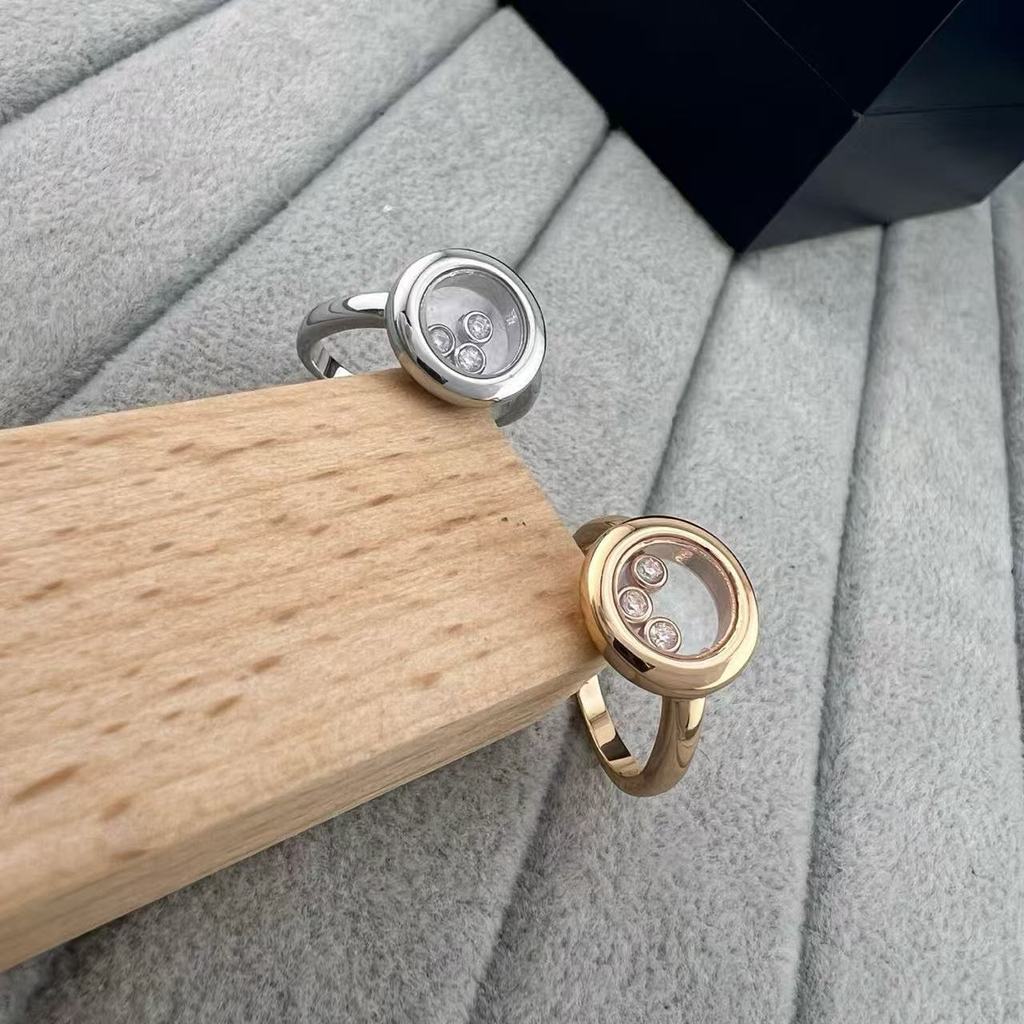 Fashion V Golden Happy Diamond Ring for Women, Round Three-Diamond Engagement Ring