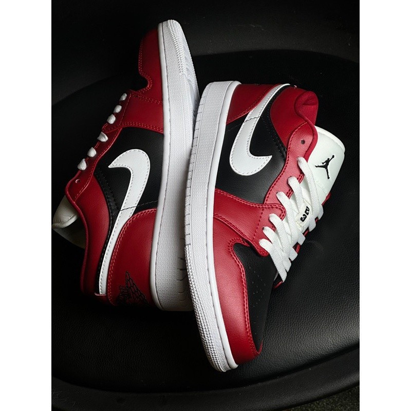 HOA CHICAGO JORDAN 1 THẤP