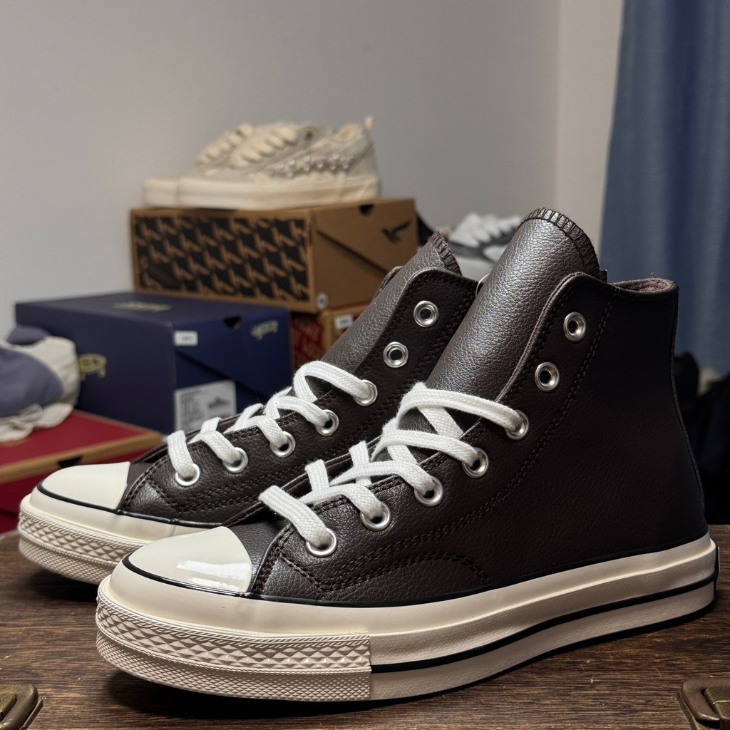 Giày Converse Chuck 70s cao cấp, da nâu cổ điển.