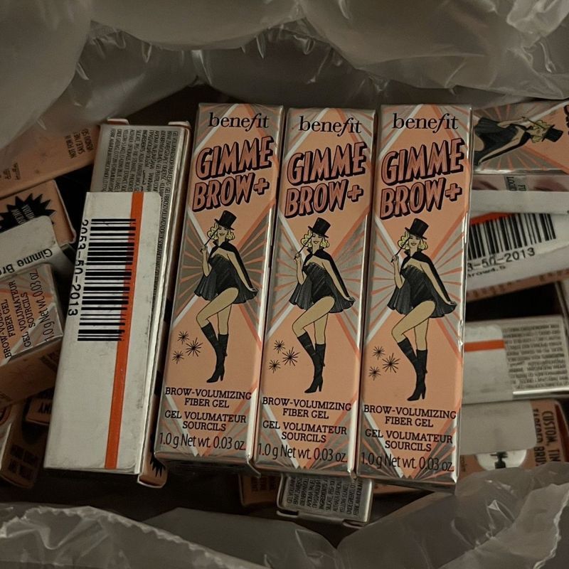 Benefit Benefit Benefit Eyebrow Cream 3#NeutralLightBrown1g~ ~ Áo mưa lông mày 3.13