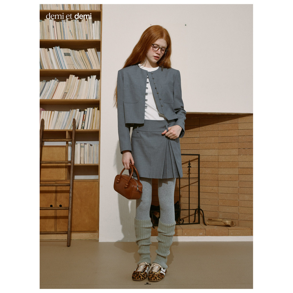 【demi et demi 】chân váy chữ a bigsize che bụng Nữ chân váy xếp ly ngắn Xám cà phê cổ điển