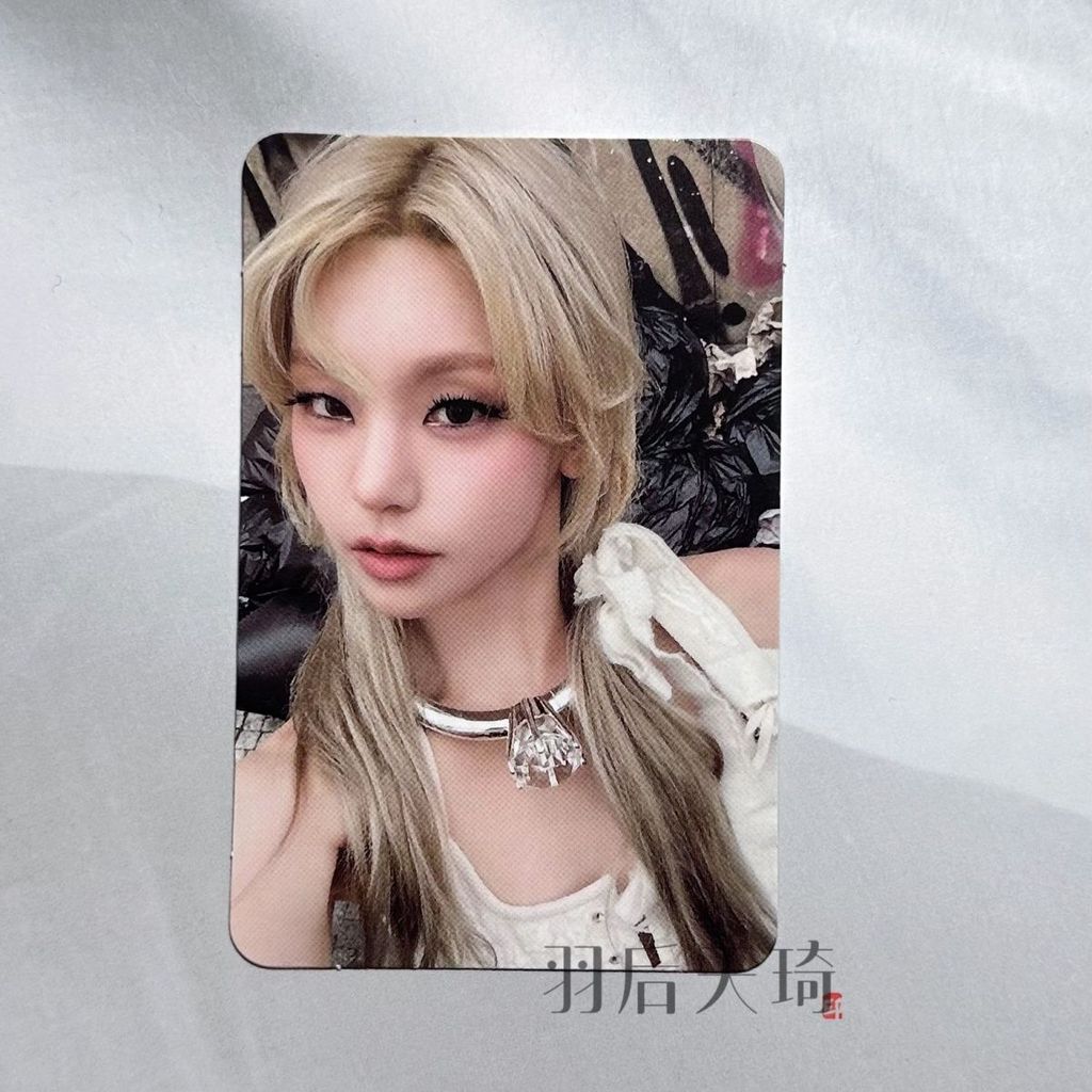 ITZY Huang Lizhi Tunnel Vision Tape Phiên bản Selfie Photocard