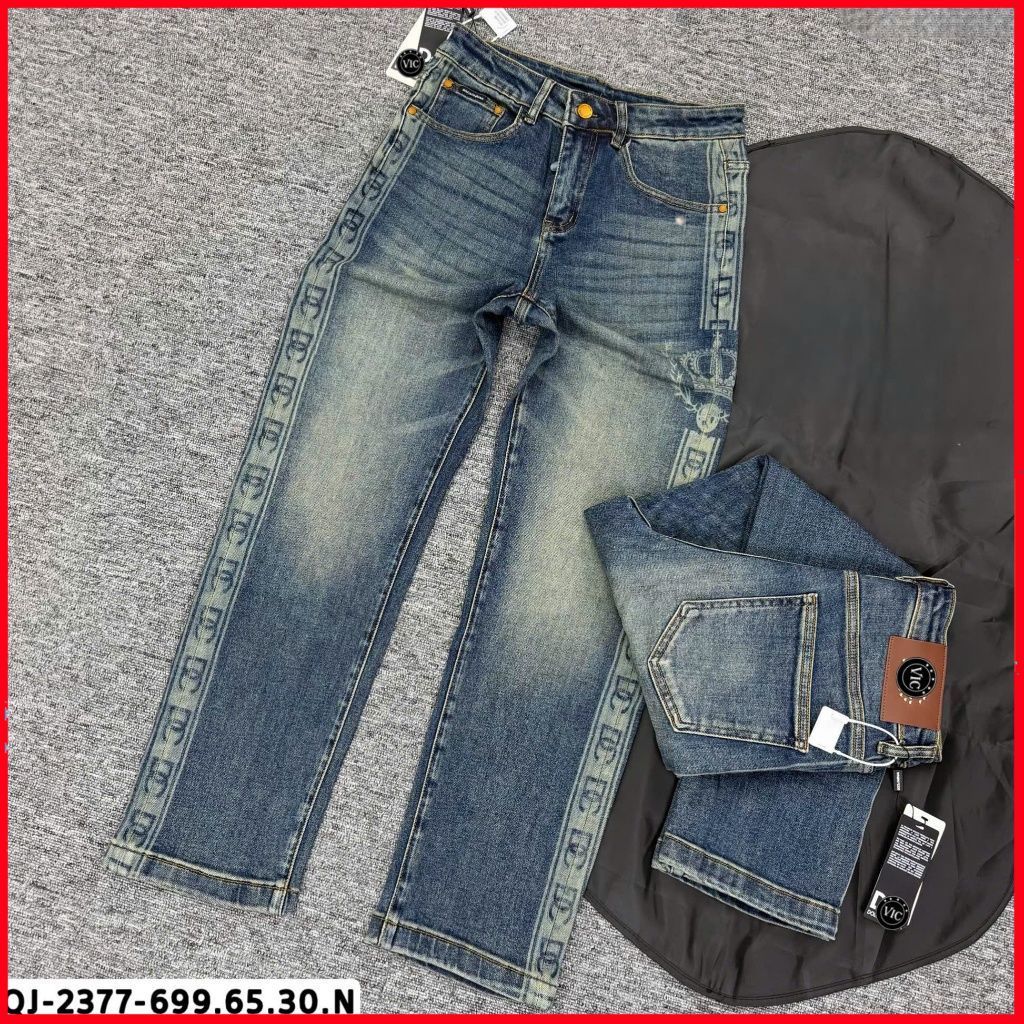 Quần Bò Nam Cao Cấp - Jean Ống Xuông Họa Tiết Monogram Phối 2 Bên Cực Nét VIC LUXURY Chất Chơi 💥 QJ-