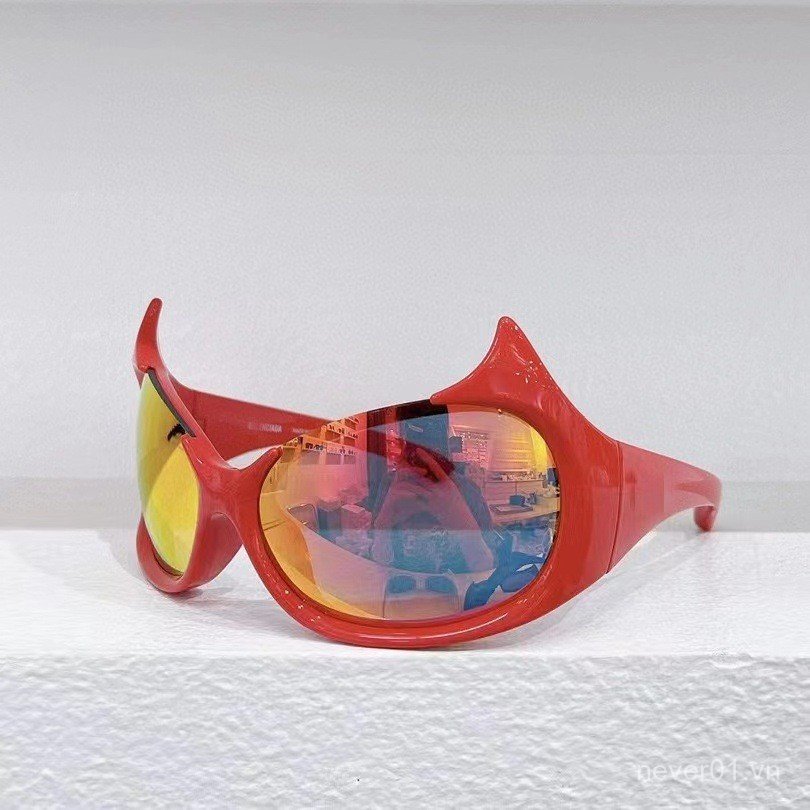 Gotham Cat Gotham Bat Little Devil Kính râm High Street Bull Devil BB0284S