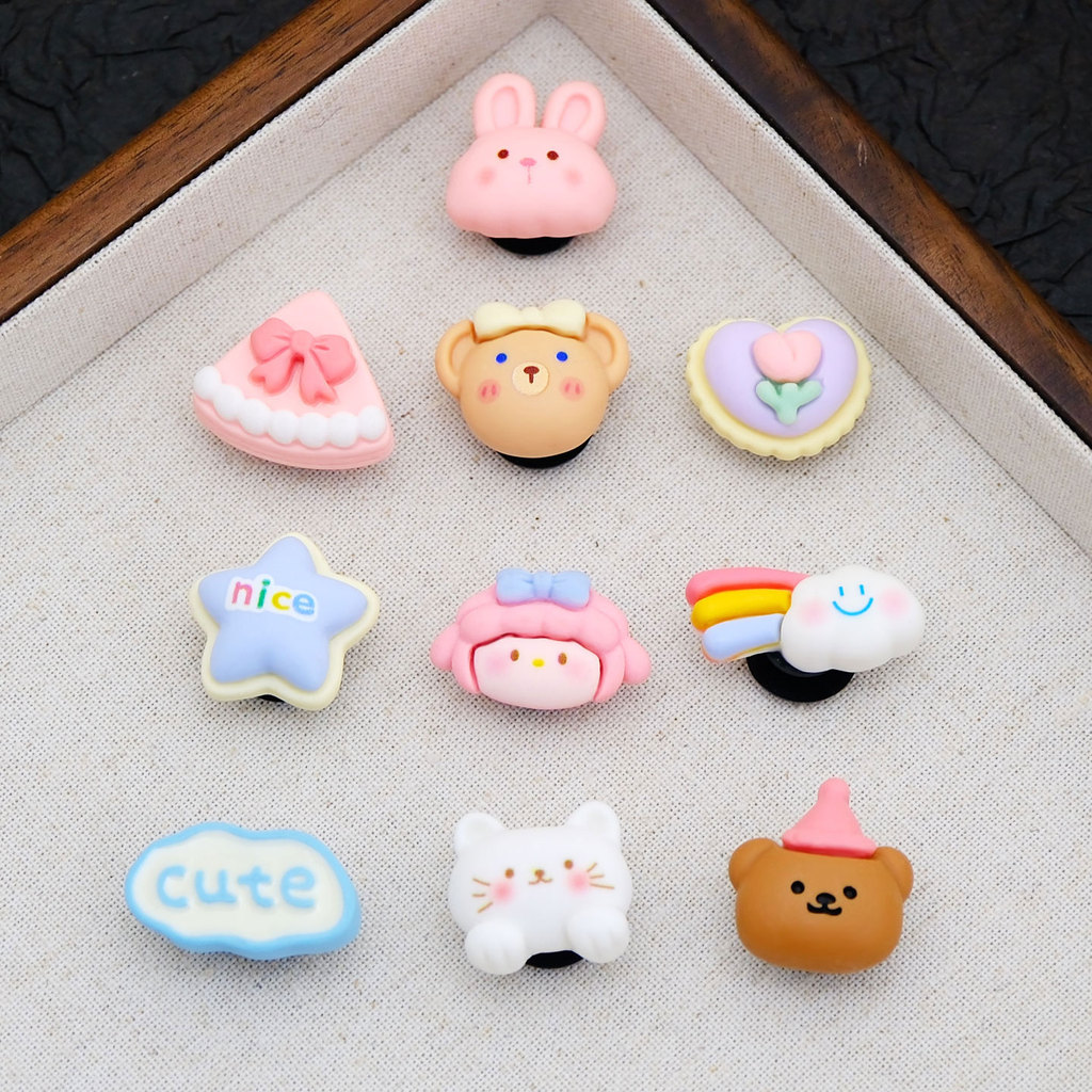 chamr gắn dép cross charm dép crocs charm gắn dép crocs Banafi Mèo Lỗ Giày Phụ Kiện Gấu Thỏ Tình Yêu