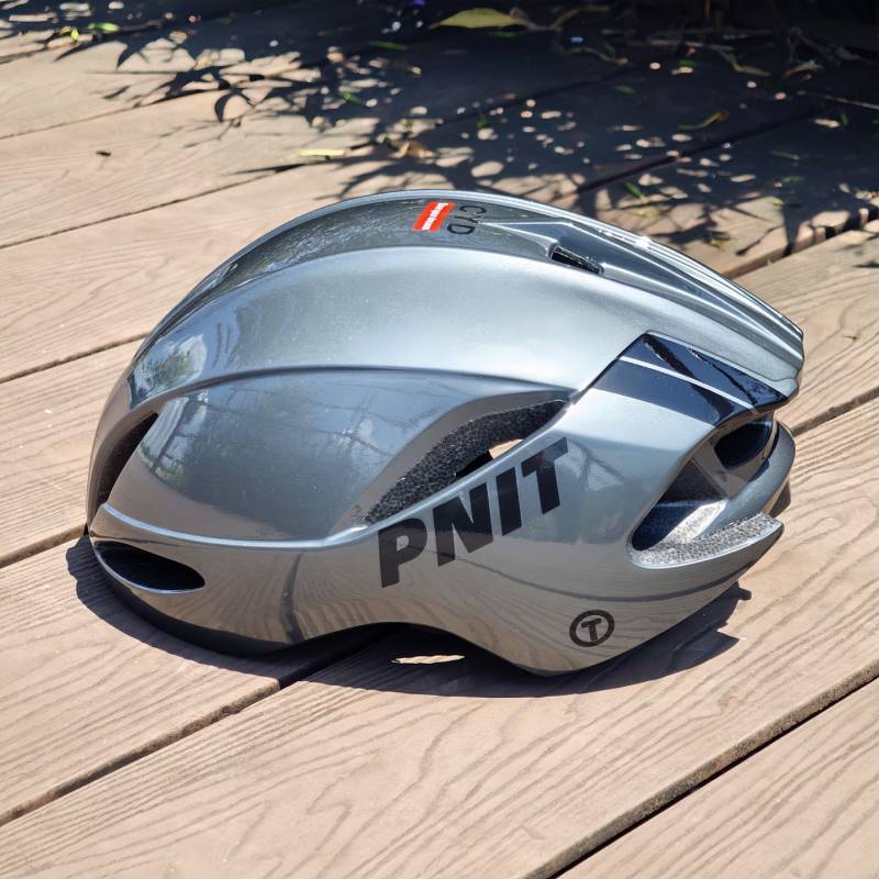 Utopia Bicycle Pneumatic Ring Law Professional Highway Mountain Bicycle Riding Helmet Ultra-Light Me