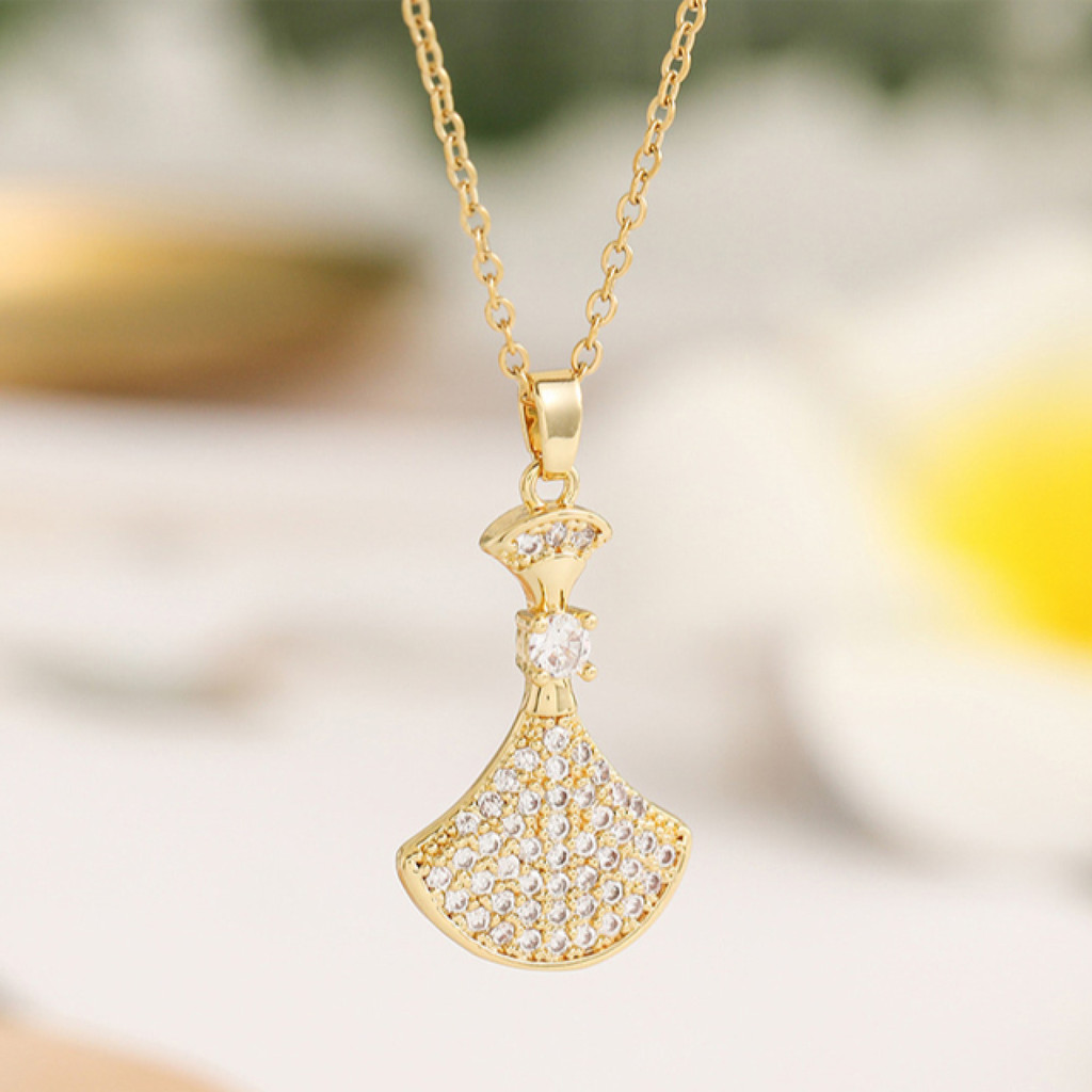 【Hypoallergenic Heart Gift】 Simple Heart Collarbone Chain With Micro Inlay Titanium Steel Necklace D