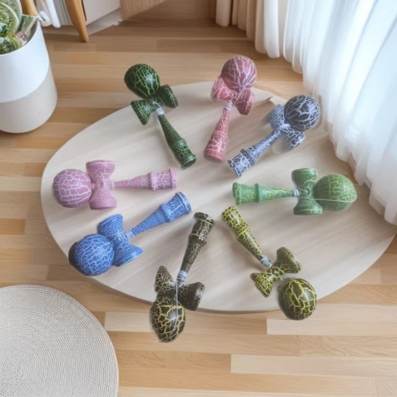Hàng sẵn có Cross-Mirror Kỹ Năng Gỗ Bóng Kendama Nhai Dì Hai Màu Nứt Kendama Người Mới Bắt Đầu Thực 