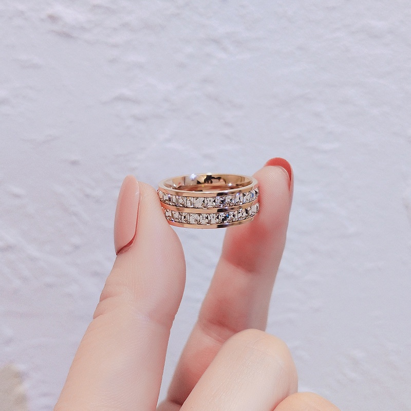 Nhẫn Thép Titan Mạ Vàng 18K Hai Hàng Đính Kim Cương Không Phai Màu Thời Trang Chất Lượng Cao Cho Nữ