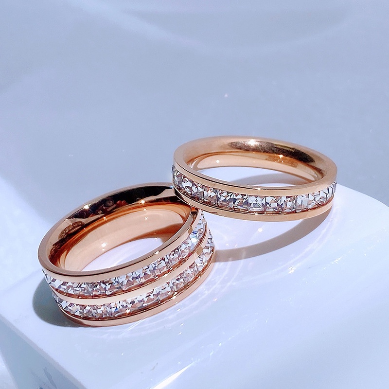 Nhẫn Thép Titan Mạ Vàng 18K Hai Hàng Đính Kim Cương Không Phai Màu Thời Trang Chất Lượng Cao Cho Nữ
