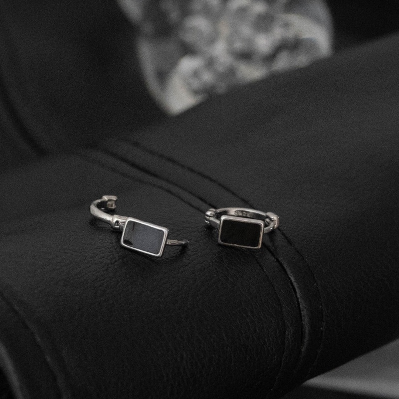 Bông Tai Hình Vuông Nhỏ Màu Đen Phong Cách punk Hiphop Đường Phố Cá Tính Dành Cho Nam Và Nữ