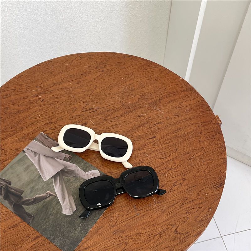 Kính Mát Gọng Oval Thời Trang