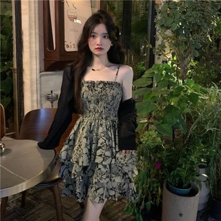 Váy hai dây kiểu Pháp phù hợp với mùa hè mới của phụ nữ khăn choàng đen chống nắng bộ hai mảnh váy hoa giảm tuổi