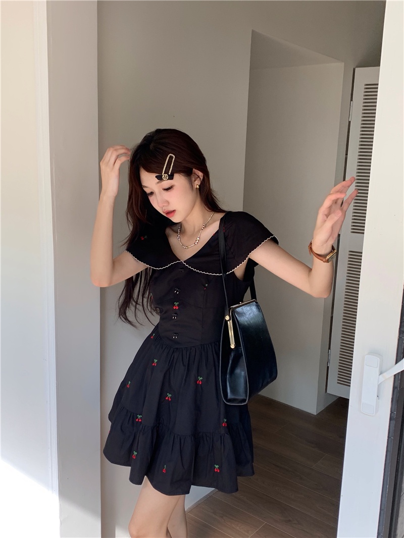 Đầm Cổ Bẻ Thêu Hình Quả Cherry Mùa Hè 65871