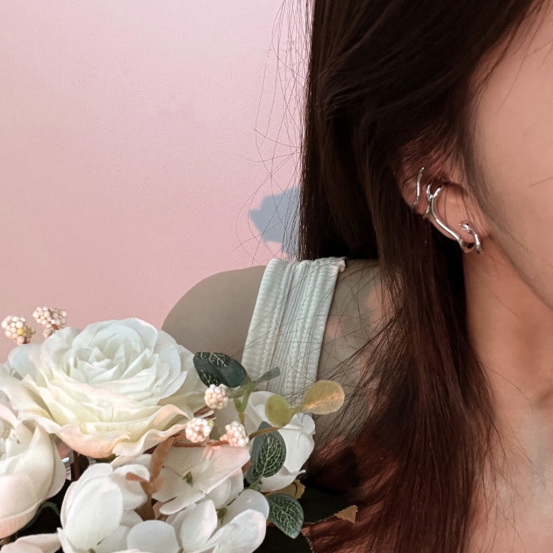 Khuyên Tai Kiểu Kẹp Xương Rắn Không Đều Sang Trọng Phiên Bản Hàn Quốc Thiết Kế Cao Cấp Và Cá Nhân Hóa Cho Nữ
