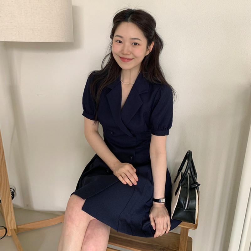 Đầm Xếp Ly Cổ Suit Hai Hàng Nút 63034