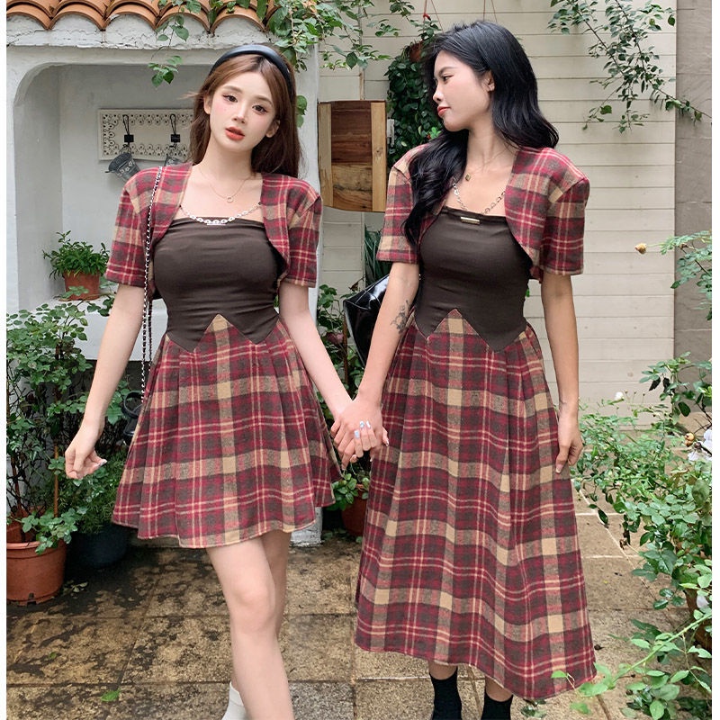 Set bạn thân,Trang Phục Kẻ Sọc Ngắn Tay Hottie Học Viện , cặp váy ngắn dài caro một màu phối yếm ngực quyến rũ sexy