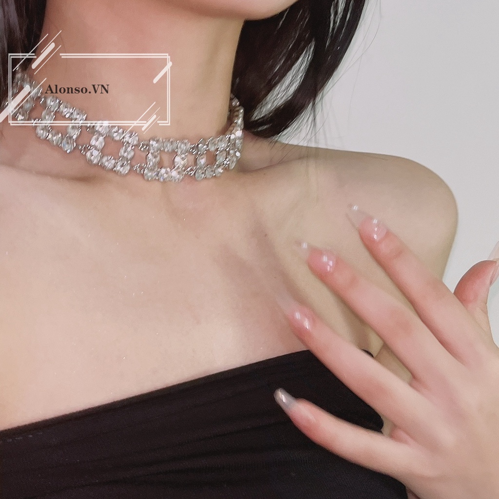 Vòng cổ Mặt Vuông Đính Đá Lấp Lánh Sang Trọng