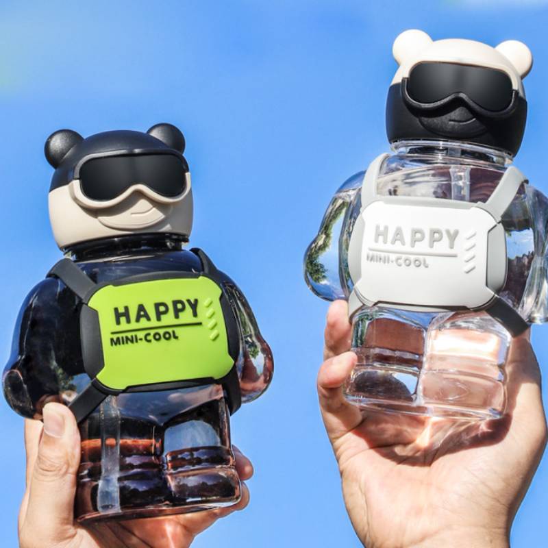 Backpack Bear Dễ Thương Bình Nước Nhựa Cao Cấp Hình Gấu Hoạt Họa Có Ống Hút Cho Bé
