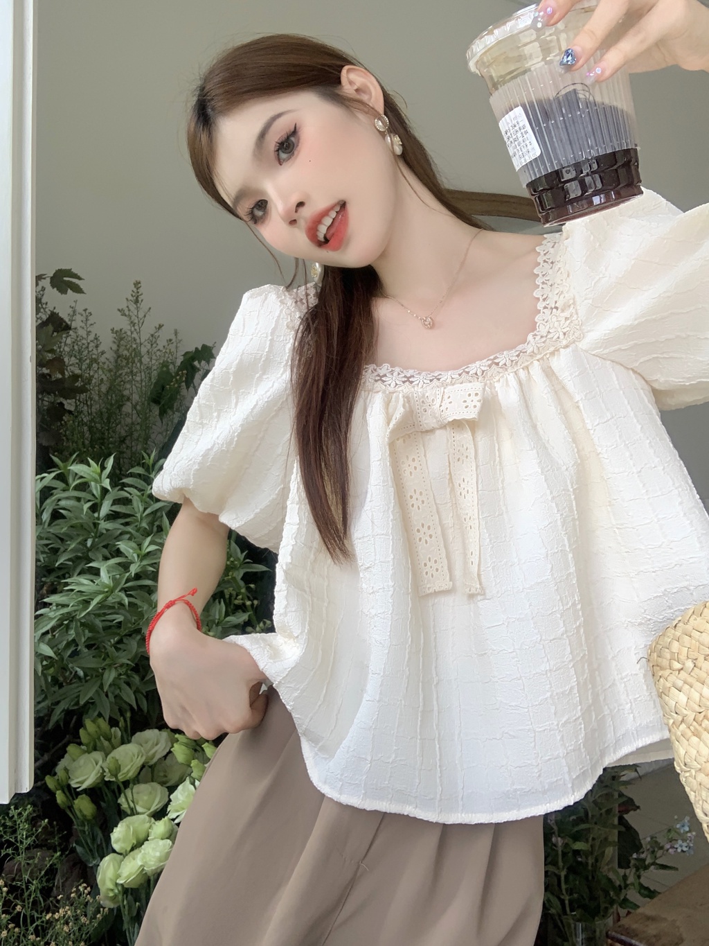 Áo Sơ Mi Ren Cổ Vuông Ngắn Tay Dáng Rộng Thời Trang Sành Điệu 64790