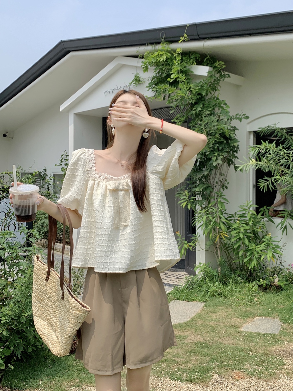 Áo Sơ Mi Ren Cổ Vuông Ngắn Tay Dáng Rộng Thời Trang Sành Điệu 64790