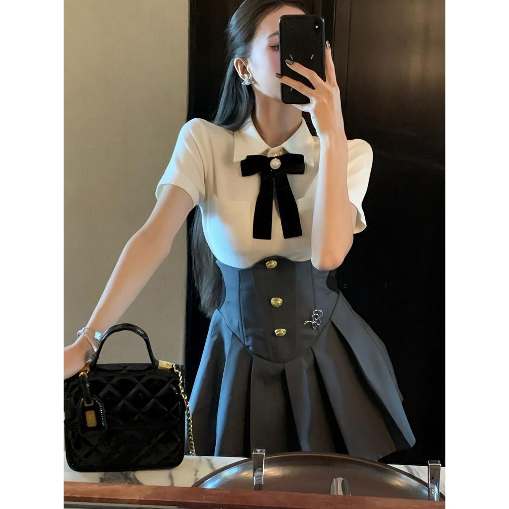 Set 2 Món JK Nữ Xinh Cao Cấp Váy Nút Kiểu Kèm Áo Sơ Mi Thắt Nơ Xinh Xắn Set Chít Eo Tôn Dáng [hàng Oder]