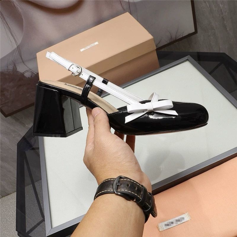 CHUJIE Giày cao gót đơn màu với đế dày chống nước, kiểu Mary Jane dày đặc cho phụ nữ 24Z23060613