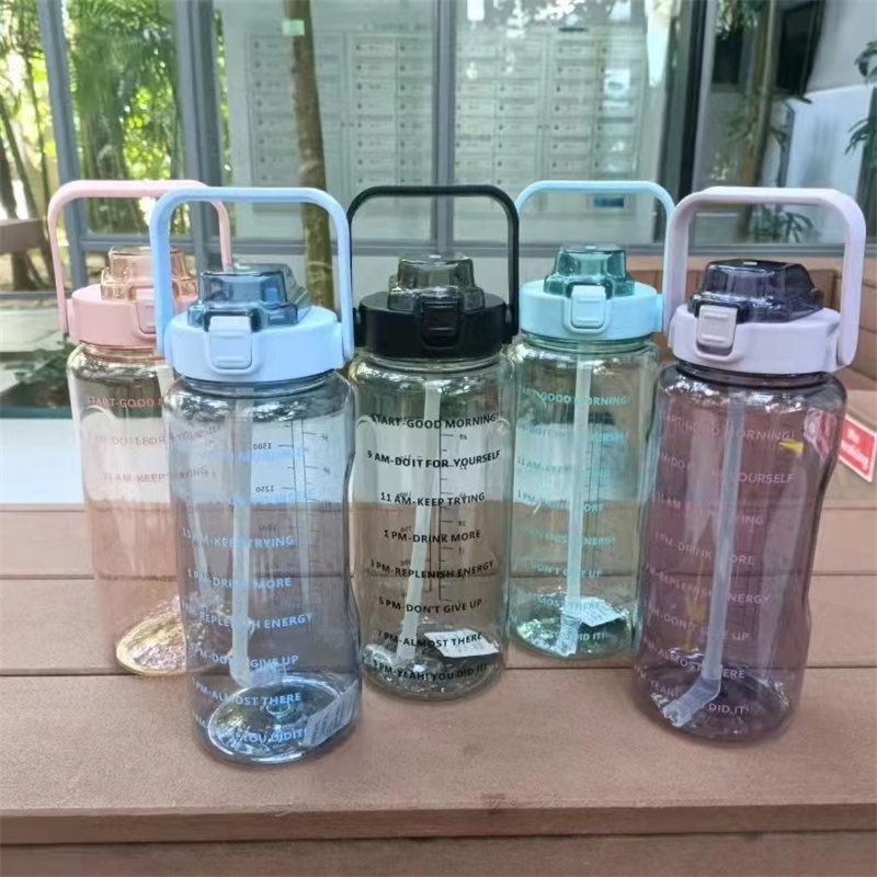 Backpack Bear Bình Nước Thể Thao 2000ml Kèm Ống Hút Dung Tích 2L Không BPA