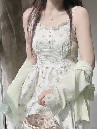 Váy dài mềm mại kiểu Pháp, váy hoa mùa hè, váy công viên hoàng hôn.