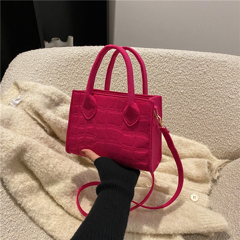 NEARAY túi xách nữ đeo chéo Túi đeo chéo dễ phối cho nữ 2023 NEW L91TGP2