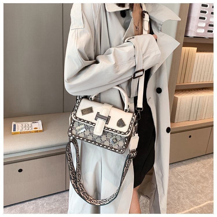 Túi Vuông Trắng Niche Dành Cho Nữ  Đeo Vai Xách Tay