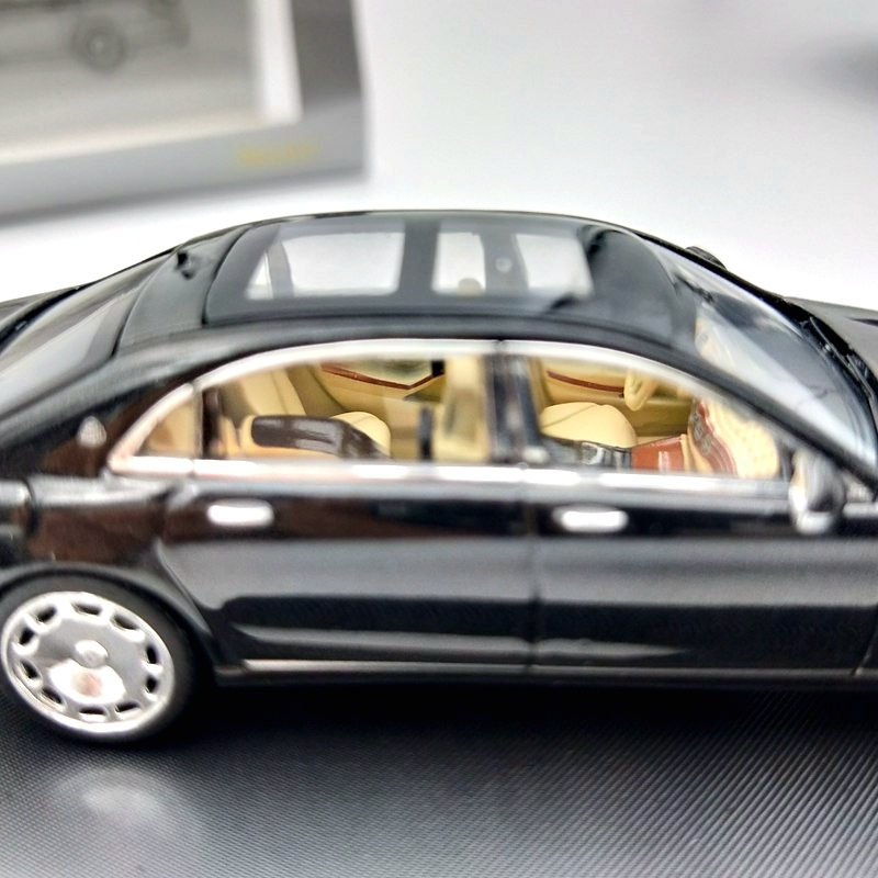 Xe mô hình master 1/64 maybach s560 s680