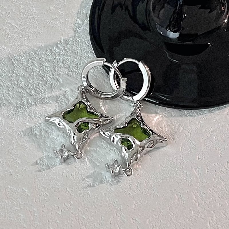 Khuyên Tai Ngôi Sao Bốn Cánh Đính Đá Zircon Xanh Lá Sang Trọng Cá Tính Dành Cho Nữ