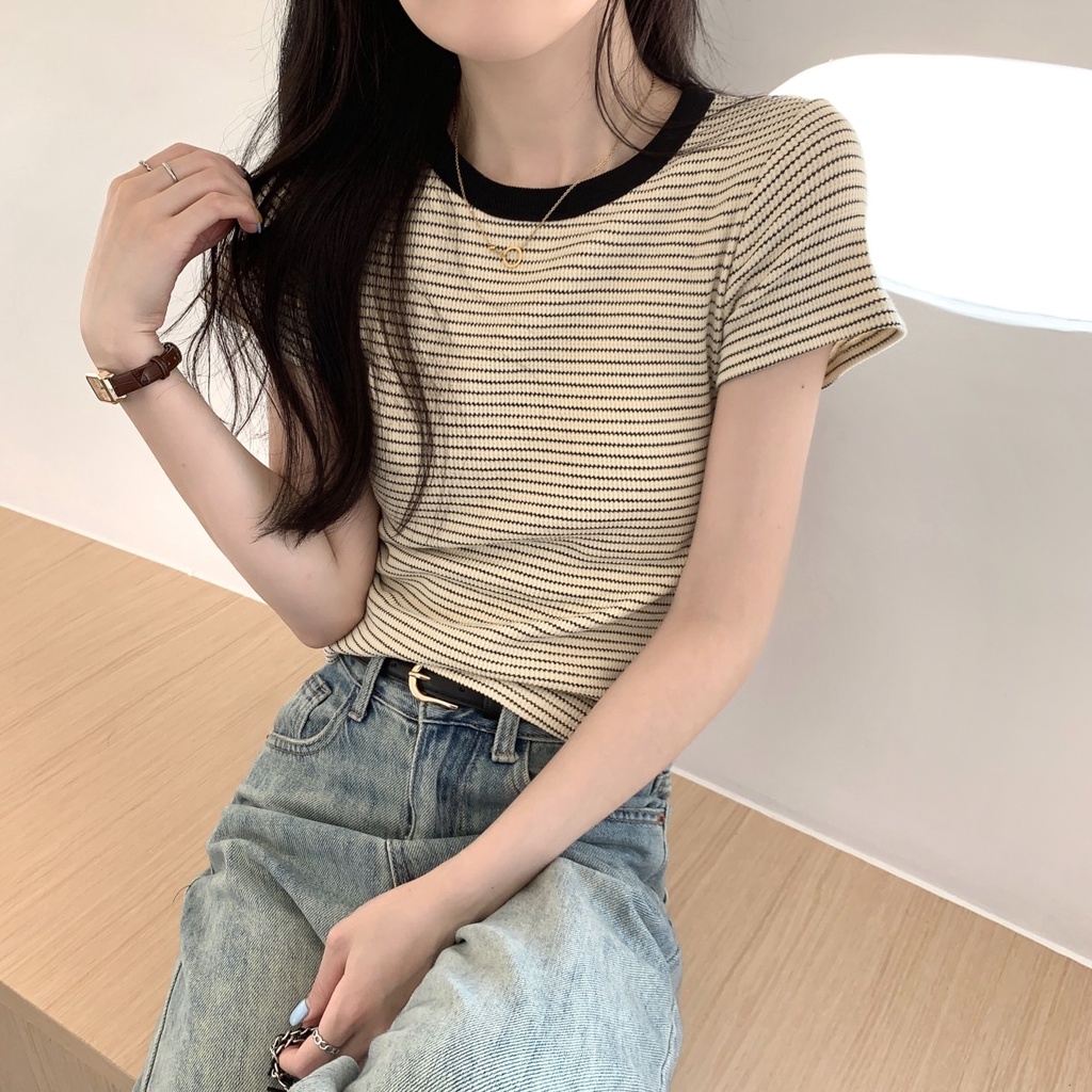 Áo Thun Nữ Cổ Tròn Ngắn Tay Dáng Ôm Họa Tiết Kẻ Sọc 63761