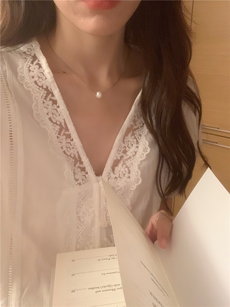 Áo Sơ Mi Cổ V Ngắn Tay Phối Ren Phong Cách Pháp Quý Phái 64485